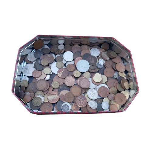 652 - A MIXED LOT OF COINS