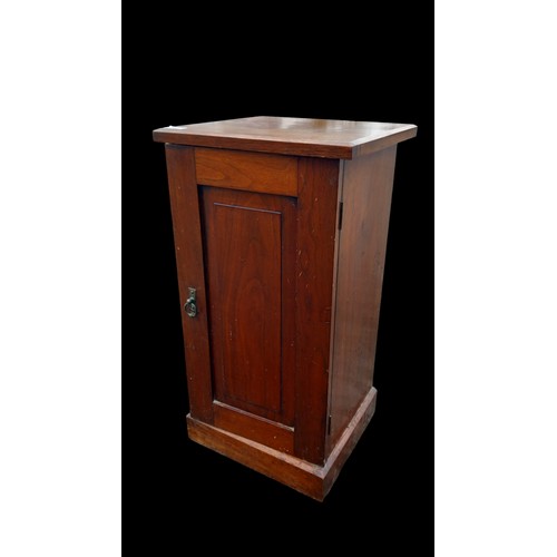 15 - A VICTORIAN MAHOGANY POT CUPBOARD