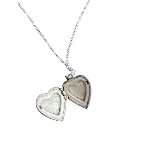 197 - AN ORNATE SILVER HEART LOCKET ON A SILVER CHAIN