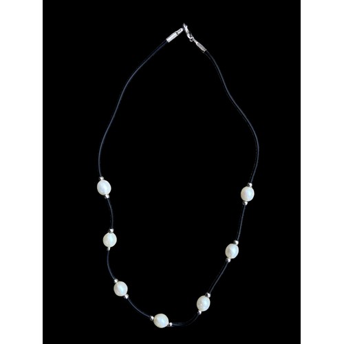 199 - A SILVER & ROPE NECKLACE SET WITH PEARLS