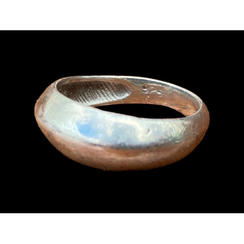 200 - A SHAPED SILVER RING