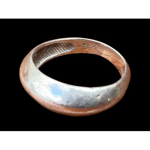 200 - A SHAPED SILVER RING