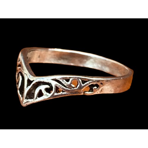 206 - AN OPENWORK SILVER WISHBONE RING