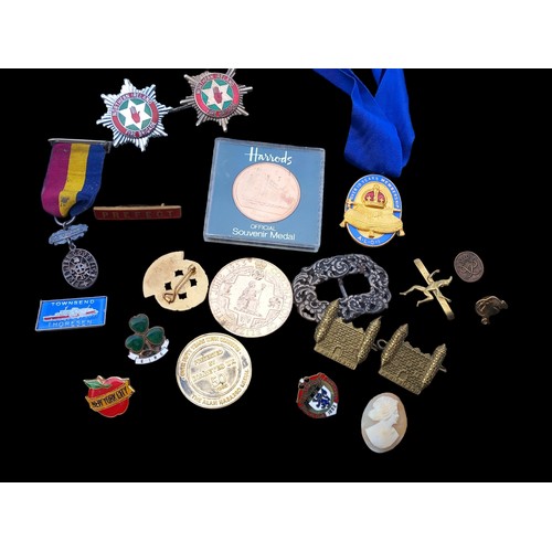 214 - INTERESTING LOT OF MEDALS,BADGE COINS ETC