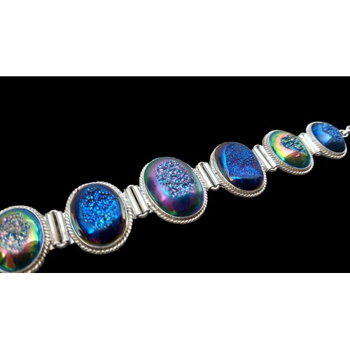 284 - A SILVER DRUZY STONE SET BRACELET