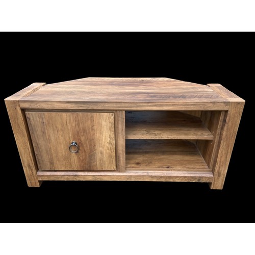 322 - A WALNUT ENTERTAINMENT UNIT FROM NEXT