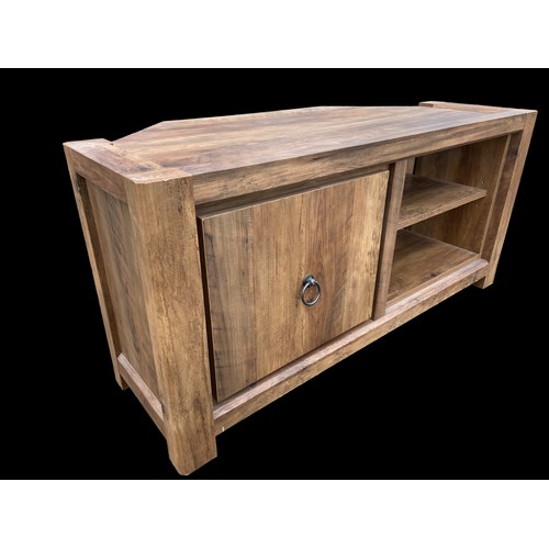 322 - A WALNUT ENTERTAINMENT UNIT FROM NEXT