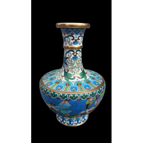 465 - A STUNNING CLOISONNE VASE DEPICTING  CRANES 6