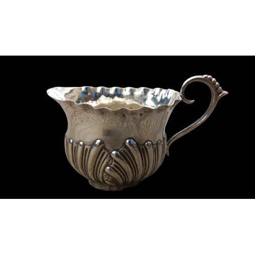 589 - 1901 CHESTER SILVER CREAMER BY JOHN MILWARD BANKS 46grm