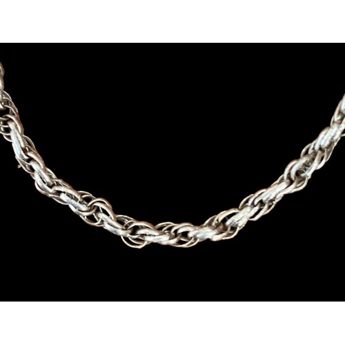 516 - A SILVER TWIST ROPE NECKLACE WITH A SILVER TWIST ROPE BRACELET