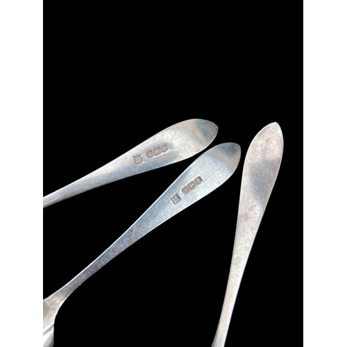 538 - A SET OF 5 SHEFFIELD SILVER TEA SPOONS 61GRAMS