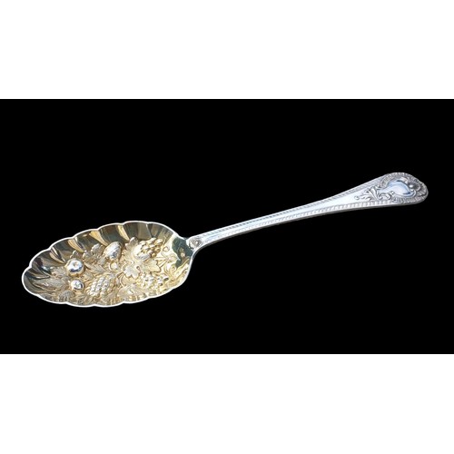 604 - AN 1897 SHEFFILED SILVER (WALKER AND HALL) 23cm BERRY SPOON 85grm