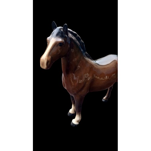 518 - A BESWICK BROWN GLOSS STALLION 8x7