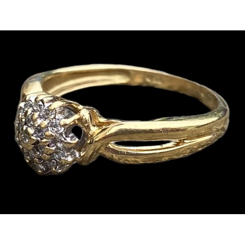 644 - AN 18CT GOLD DESINGER DIAMOND RING