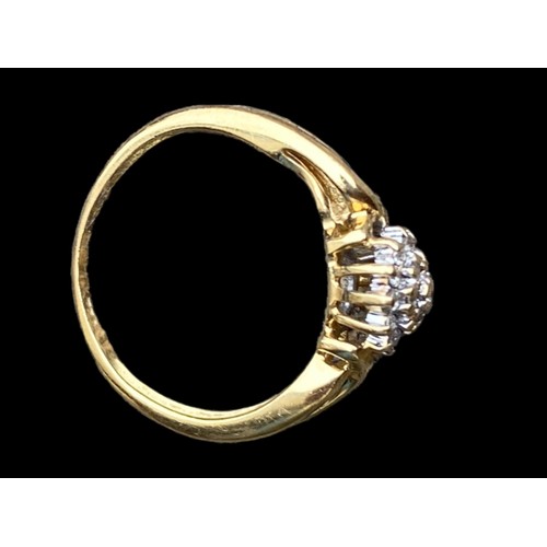 644 - AN 18CT GOLD DESINGER DIAMOND RING