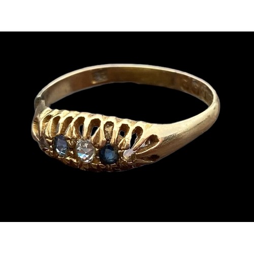 659 - AN 18CT GOLD DIAMOND & SAPPHIRE RING (DIAMOND MISSING & HAS BEEN CUT)