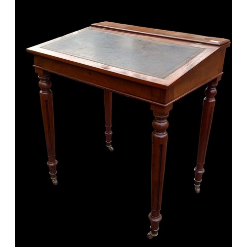 707 - A VICTORIAN GENTS WRITING DESK WITH SECRET DRAWER 27 x 20 x 30.5