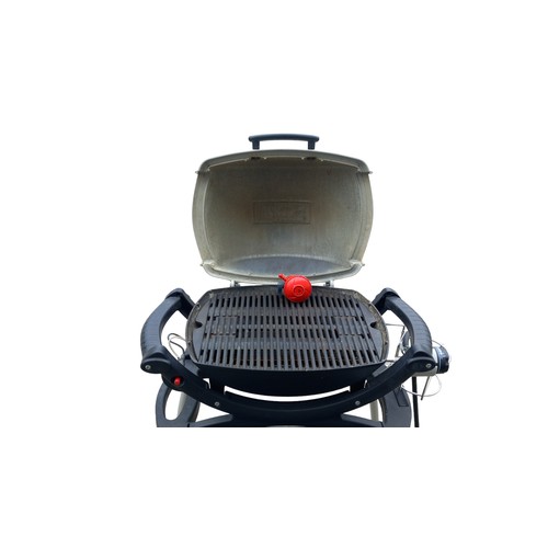 690A - PORTABLE WEBER GAS BBQ