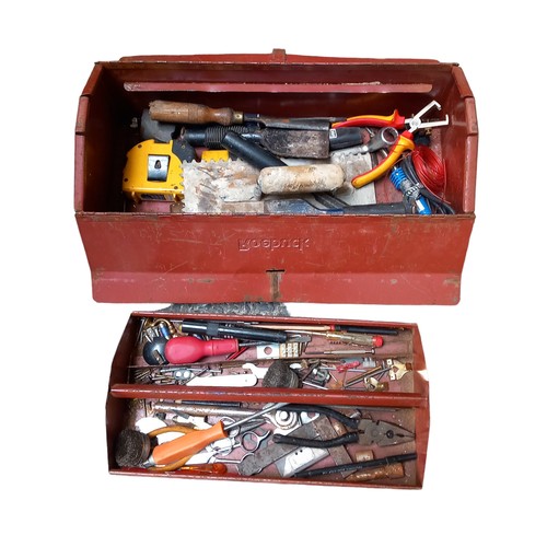 752 - METAL ROEBUCK TOOL BOX AND CONTENTS