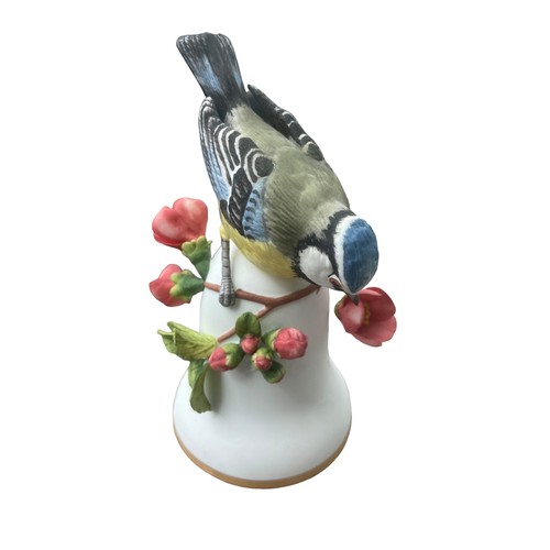 705A - A SET OF 4 LIMITED EDITION FRANKLIN MINT PORCELAIN BIRD BELLS