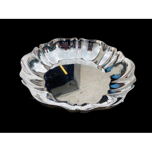 15 - ONEIDA AND ELKINGON SILVER  PLATED BOWLS