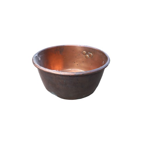 98 - A LARGE COPPER PAN WITH HANDLE