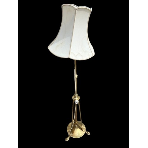 102 - A HEAVY BRASS ART NOVEAU STANDARD LAMP WITH TWIN BULB FITTING