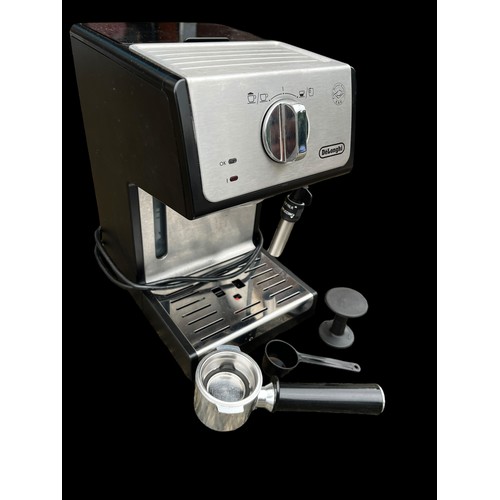 113 - A DELONGI COFFEE MACHINE AND ACCESSORIES