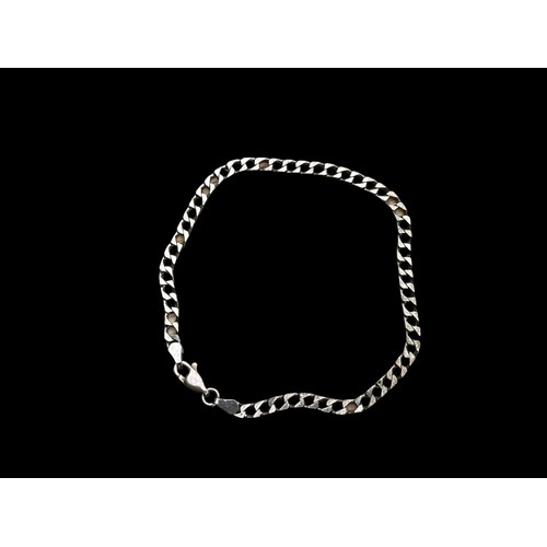 202 - A SILVER FLATLINK BRACELET