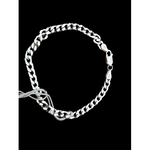 203 - A SILVER LINK BRACELET