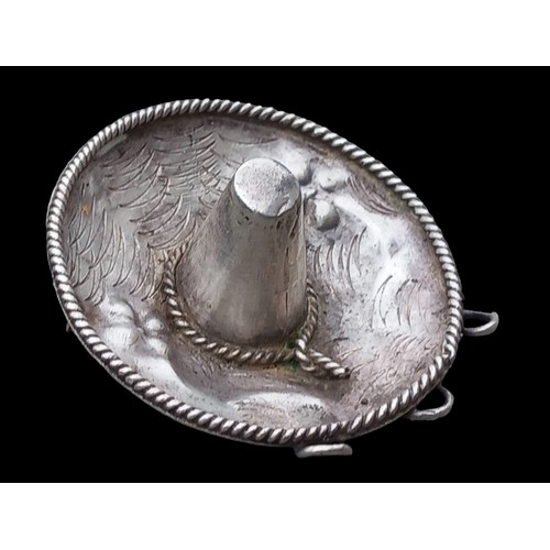 290 - A 925 SILVER SOMBRERO BROOCH