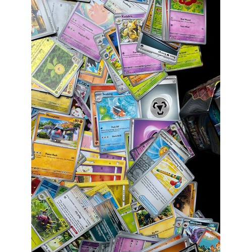 320 - A LARGE COLLECTION OF POKEMON CARDS