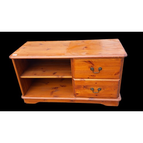 324 - PINE TV UNIT