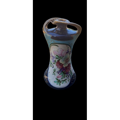 328 - A STUNNINGLY QUALITY AMPHORA AUSTRIAN POTTERY HANDPAINTED VASE MARKINGS TO BASE 10