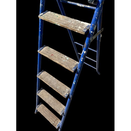 346 - PAINTERS STEP LADDER