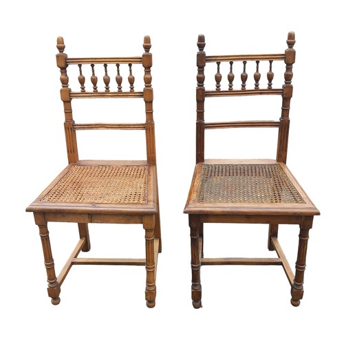 369 - A PAIR OF SPIDDLE BACKED ANTIQUE OAK FRENCH BERGER CHAIRS