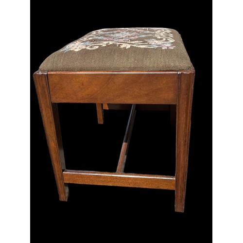 372 - A GEORGIAN TAPESTRY TOPPED STOOL