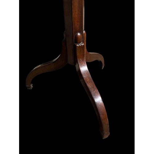 378 - A GEORGIAN FLAME MAHOGANY SNAP TOPPED TABLE ON A TRIPOD BASE 16.5