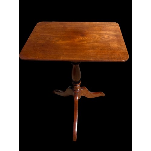 392 - A VICTORIAN RETANGULAR SIDE TABLE ON A TRIPOD BASE **