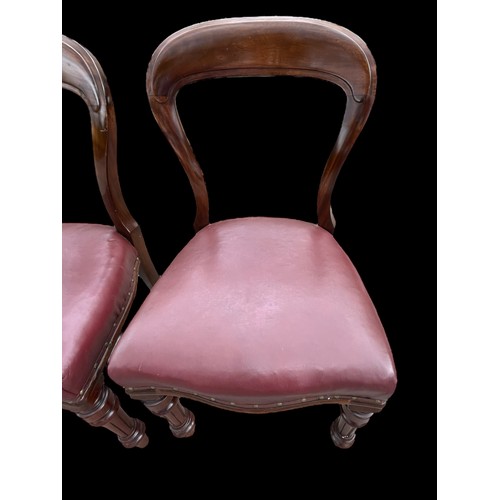 399 - A PAIR OF QUALITY BALLOON BACK CHAIRS FINISHED IN QUALITY LEATHER