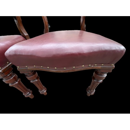 399 - A PAIR OF QUALITY BALLOON BACK CHAIRS FINISHED IN QUALITY LEATHER