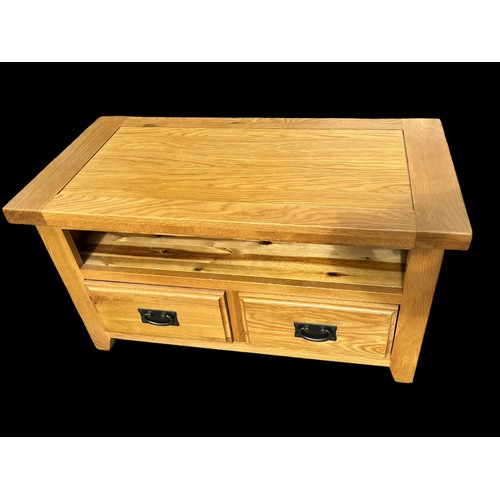 442 - AN OAK ENTERTAINMENT UNIT