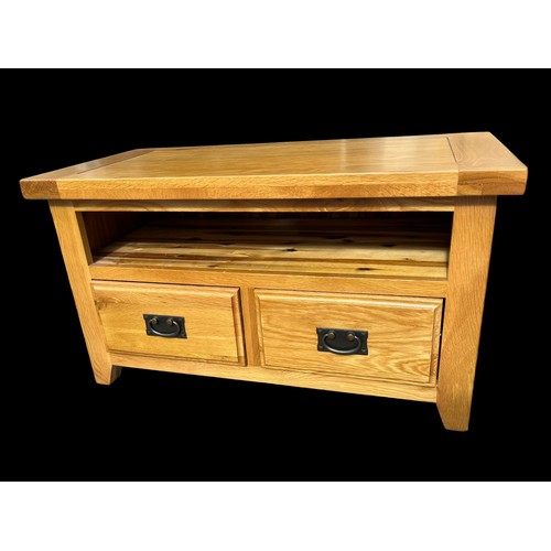 442 - AN OAK ENTERTAINMENT UNIT