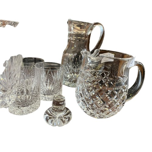 429 - A QUANTITY OF CRYSTAL JUGS AND DRINKING GLASS