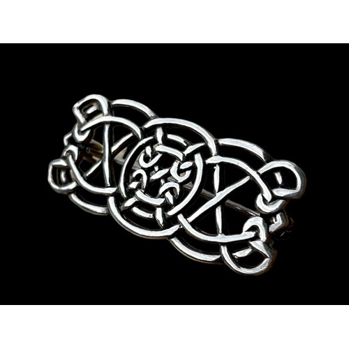 252 - A QUALITY CELTIC SILVER BROOCH