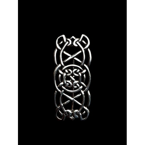 252 - A QUALITY CELTIC SILVER BROOCH