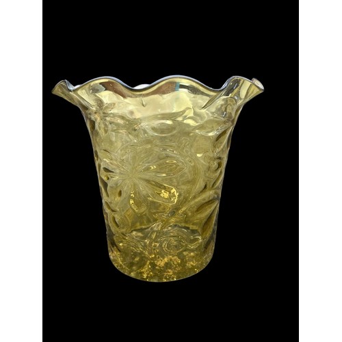 449 - A LARGE AMBER GLASS OIL LAMP SHADE **