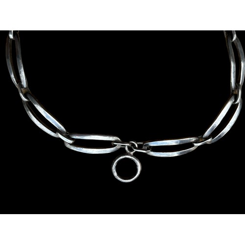 533 - A SHEFFIELD SILVER HALLMARKED OVAL LINK NECKLACE WITH T BAR