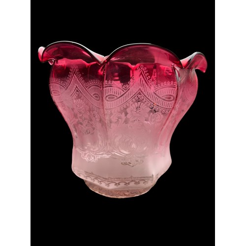 542 - A VICTORIAN ETCHED RUBY OIL LAMP SHADE