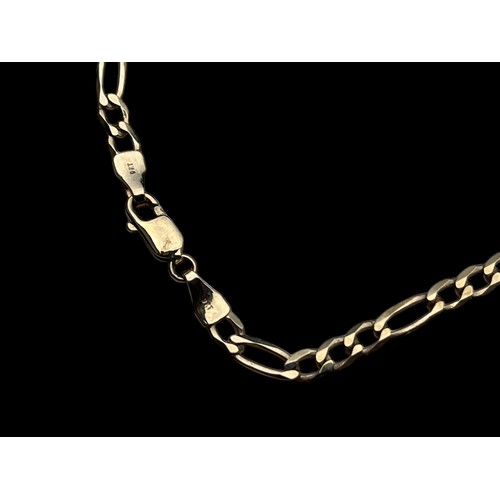 569 - A 9ct GOLD FLAT LINK BRACELET